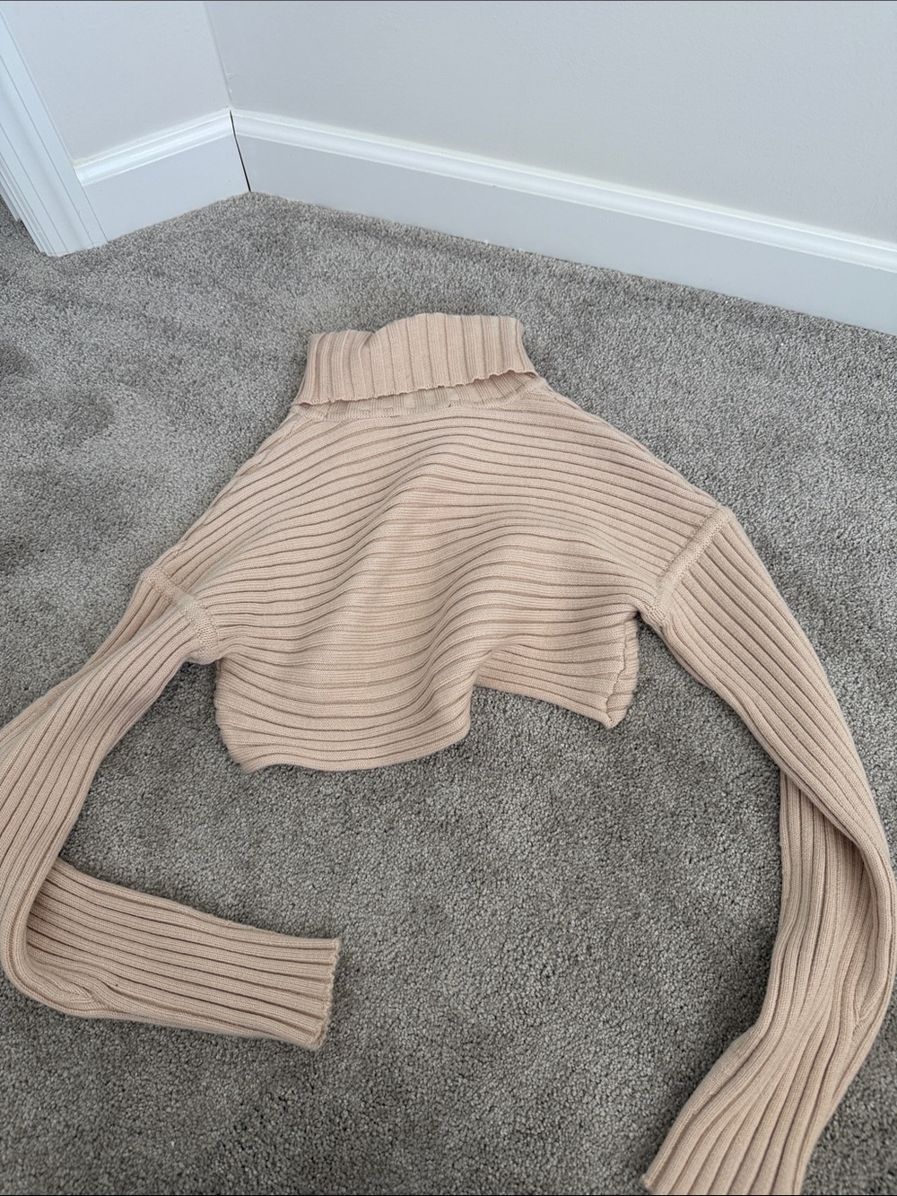 House of Harlow 1960 Cropped Ribbed Turtleneck Sweater - Beige - Picture 3 of 3